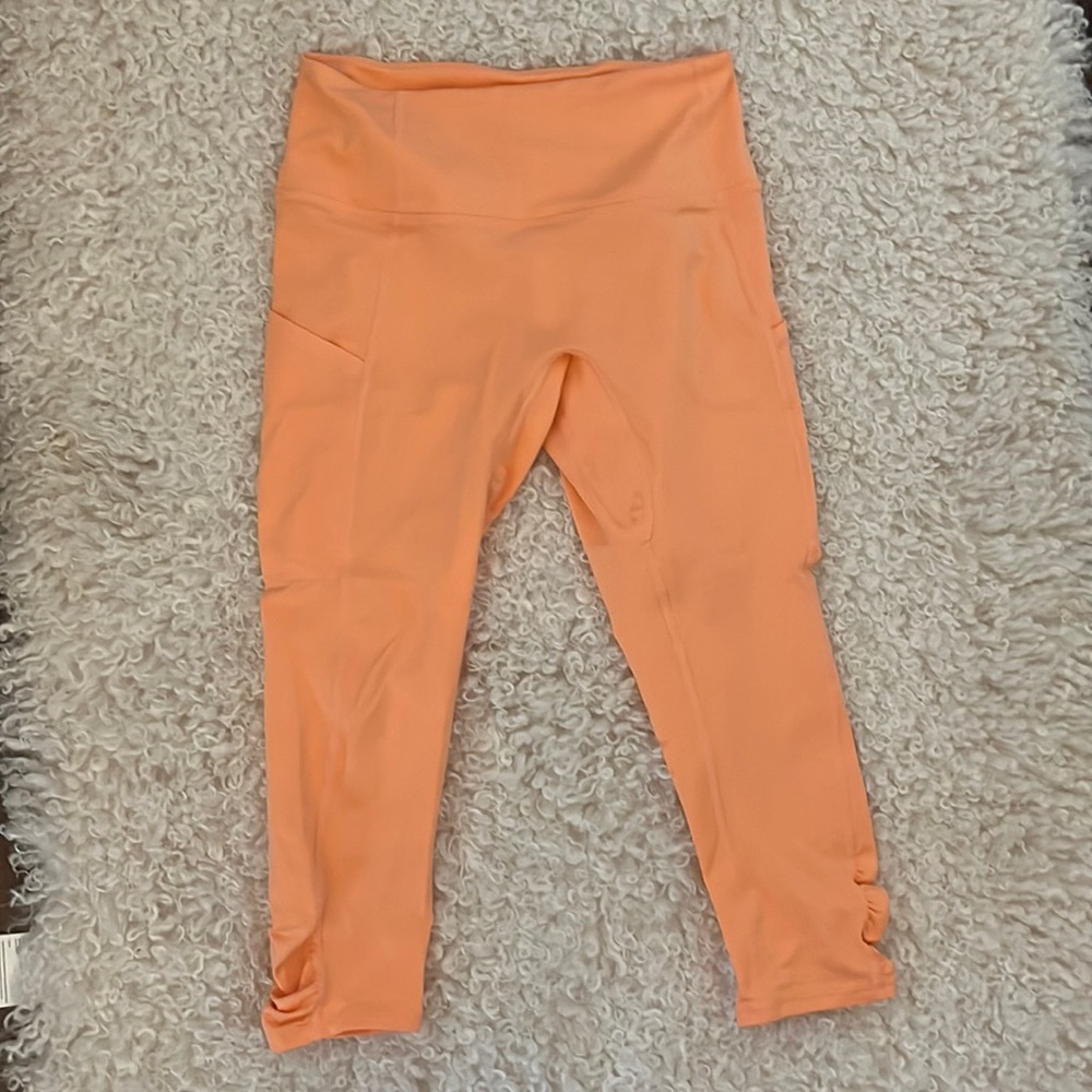 Free People Movement crop leggings with pockets!!!